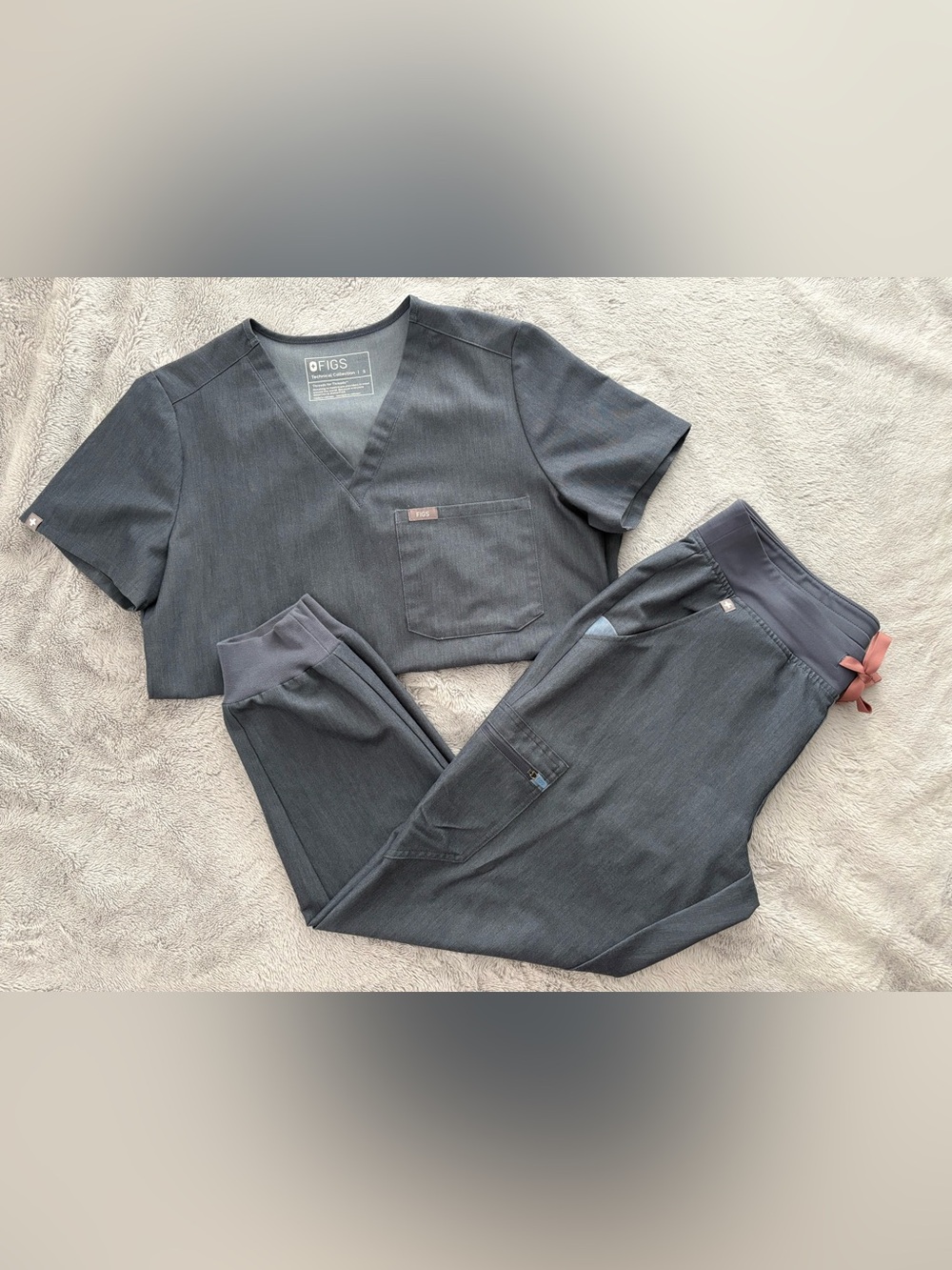 FIGS Women’s Heather Denim Scrubs - S Catarina Top & MP Zamora Jogger Pants